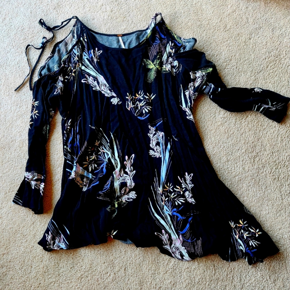 Super cute free people tunic top
